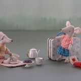 Afternoon Treat For Mouse - Blue Madelaine